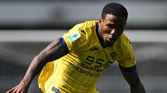 富邦配资 记者：如果邓弗里斯转会离开，国米有意签下查舒亚替代他