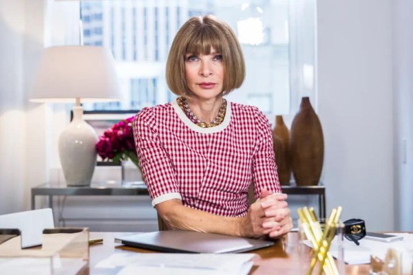 牛弘配资 不止波波头和墨镜，Anna Wintour的腕表才真正精彩。